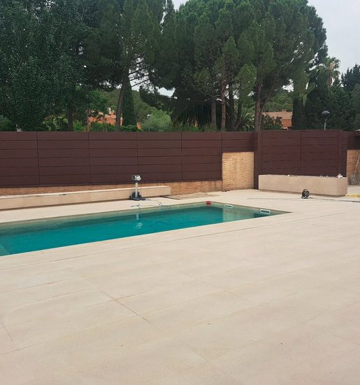 Cerramiento Metálico con Portón en María de Huerva