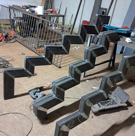 Componentes prefabricados de escalera metálica