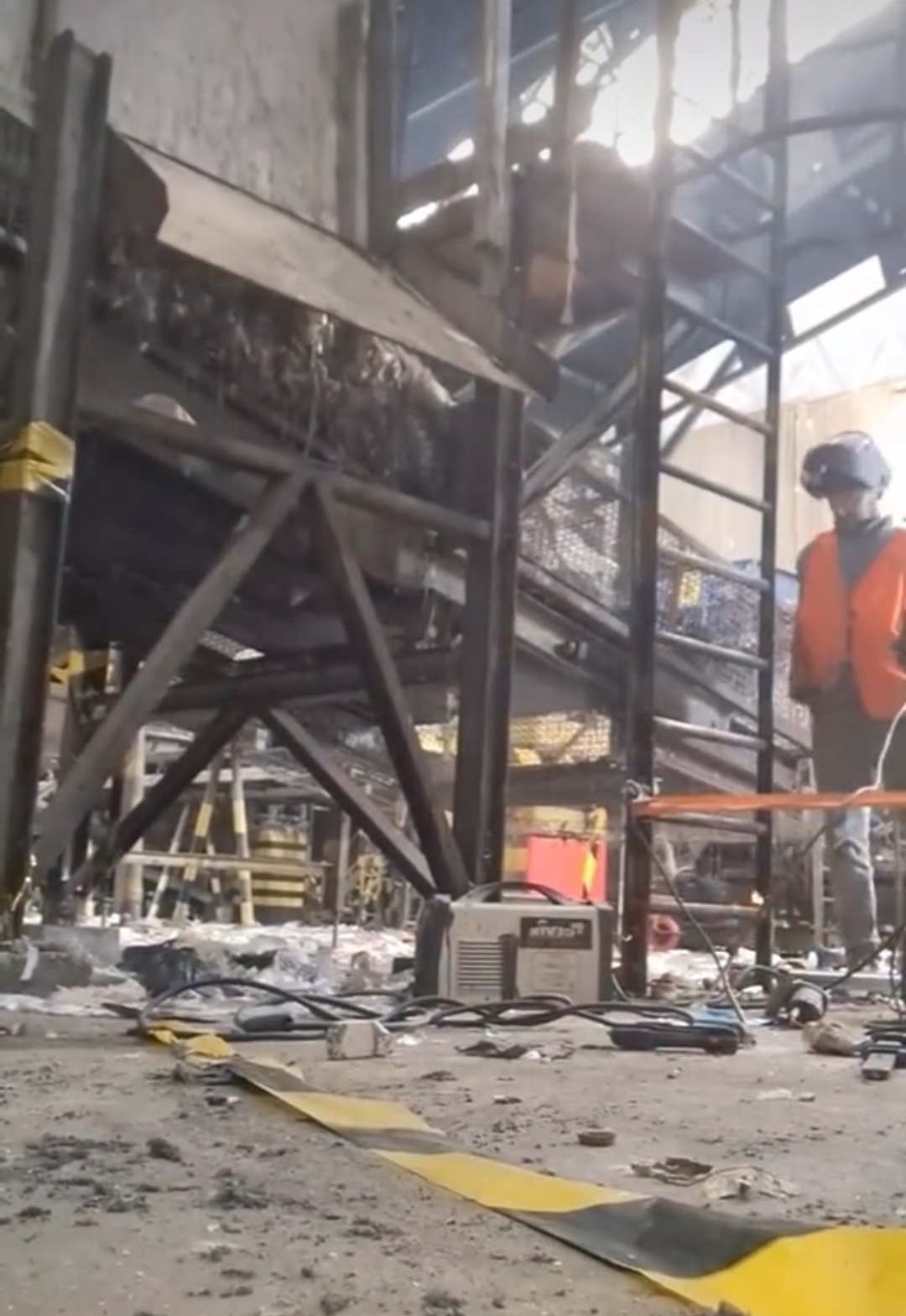 Reparación y refuerzo estructural en planta industrial de Zaragoza